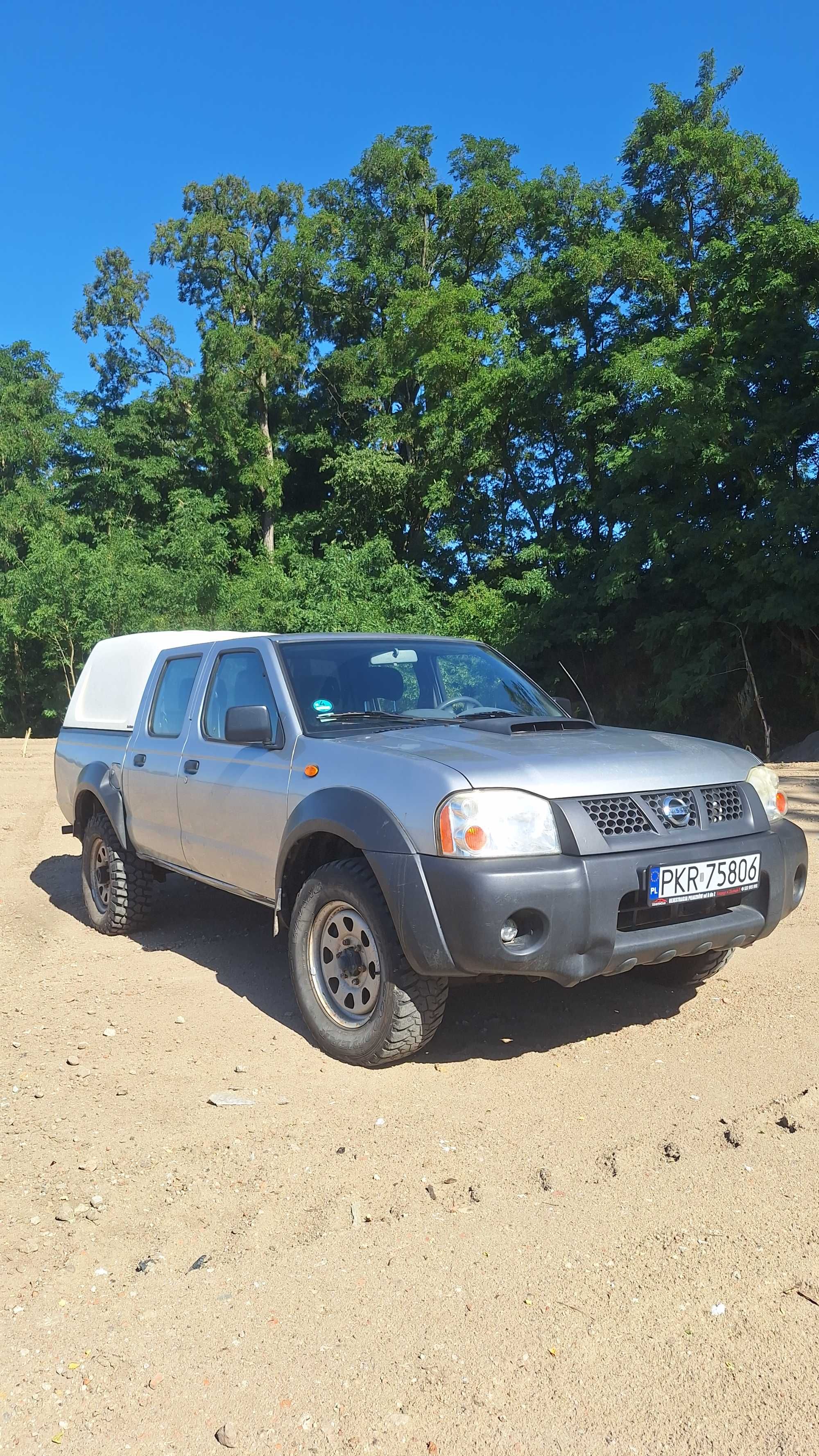 Nissan NP300 Pick Up 2009 r. hak 5-osobowy 133KM napęd 4x4