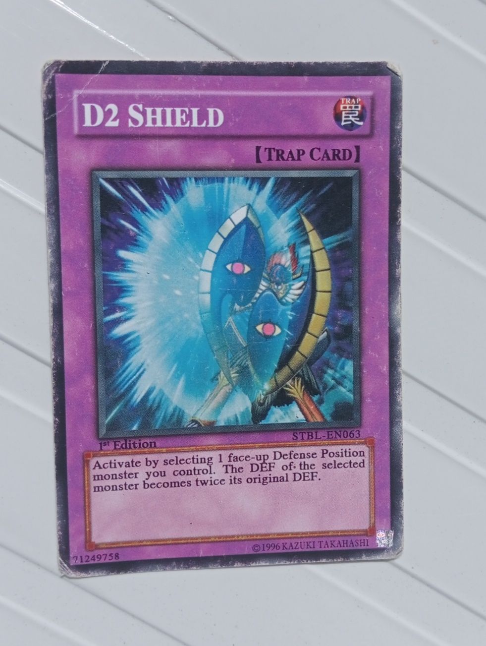 Carta Yu-Gi-Oh "D2 SHIELD"