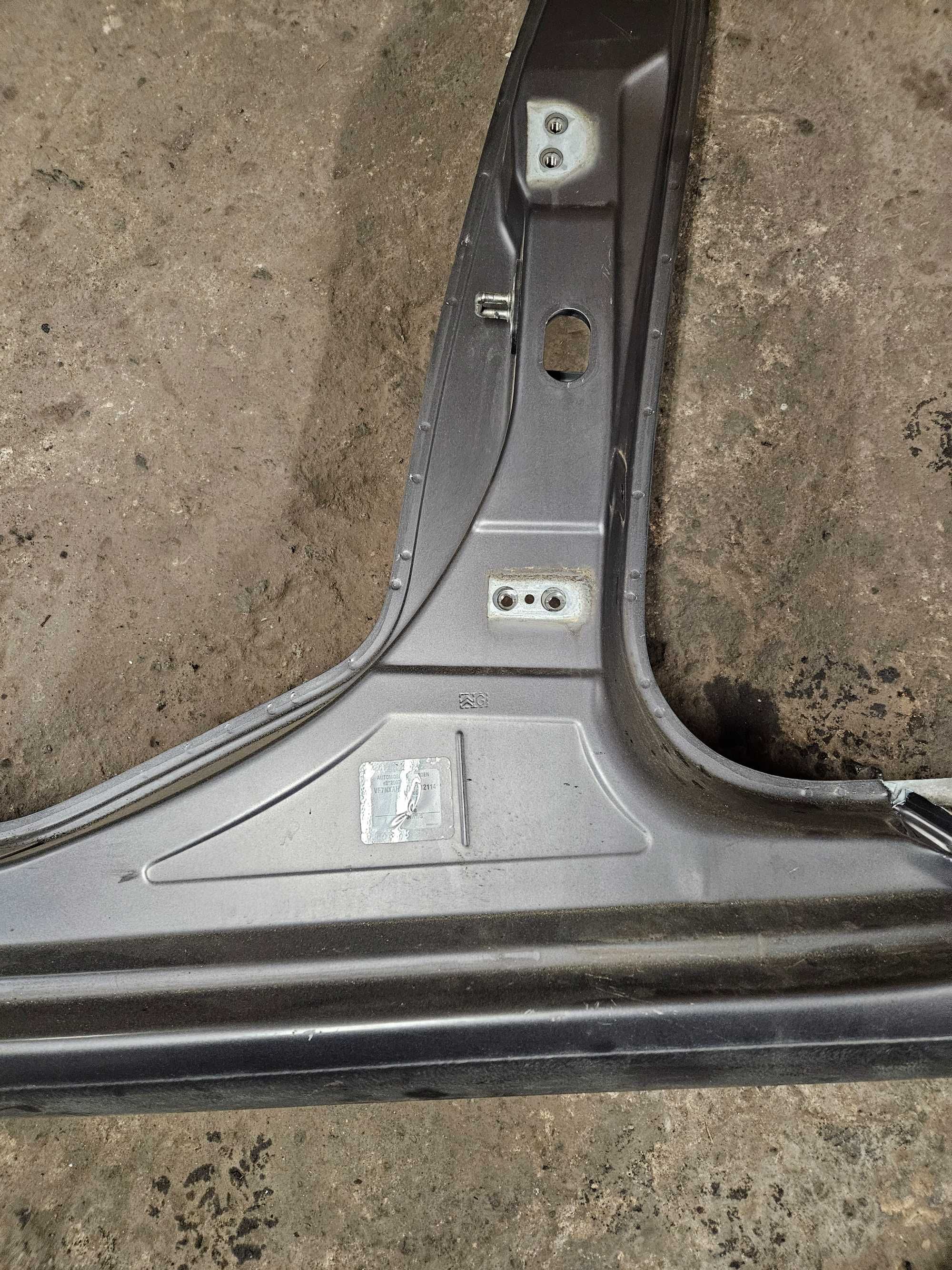 Próg słupek lewy   Citroen  DS4