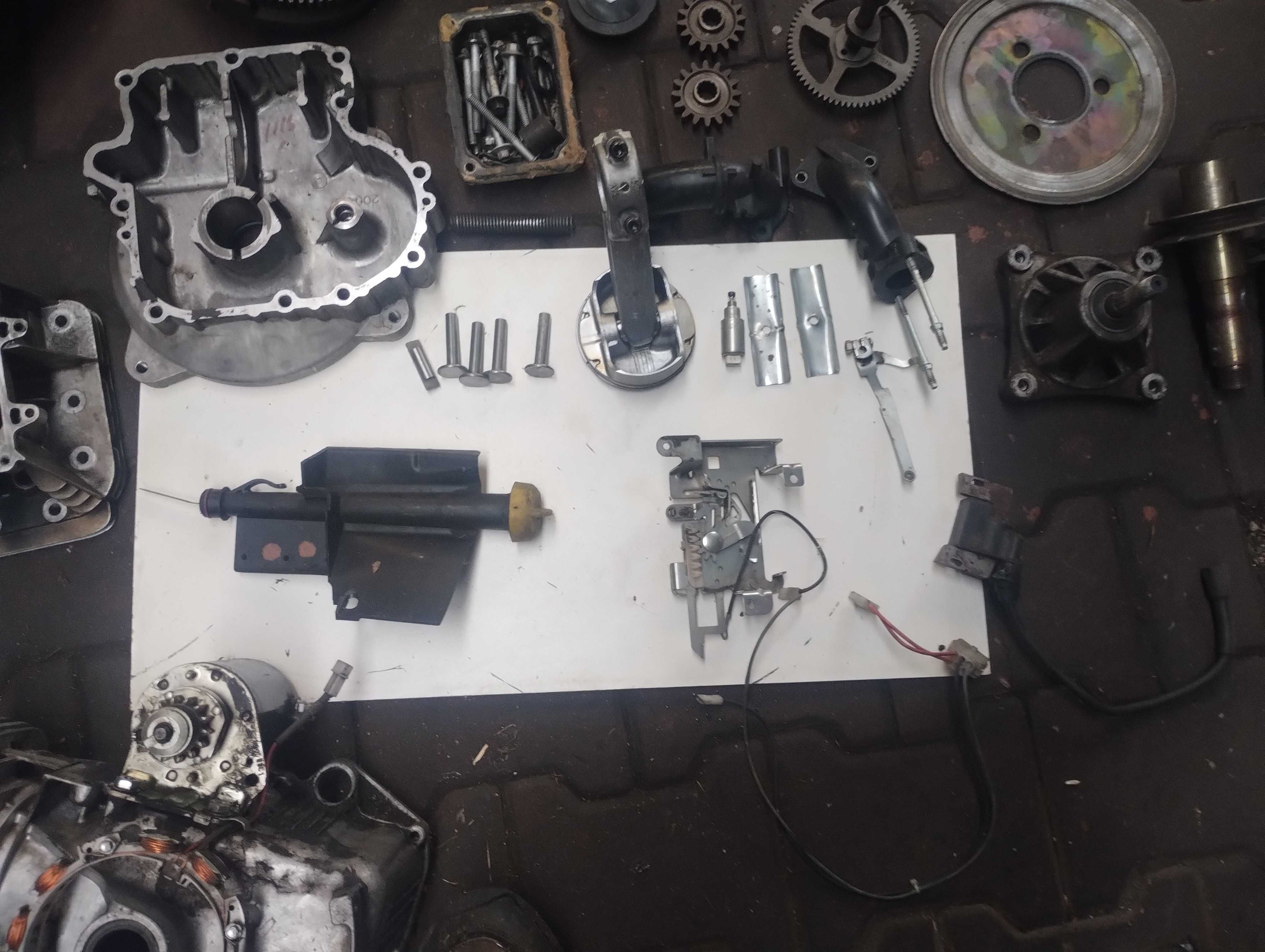 Briggs and stratton AVS 16KM wał miska tłok blok części