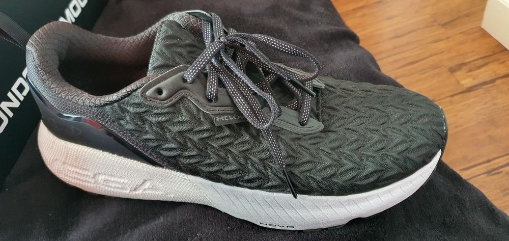 Męskie Buty do biegania Under Armour UA HOVR Mega 3 roz. 44.5