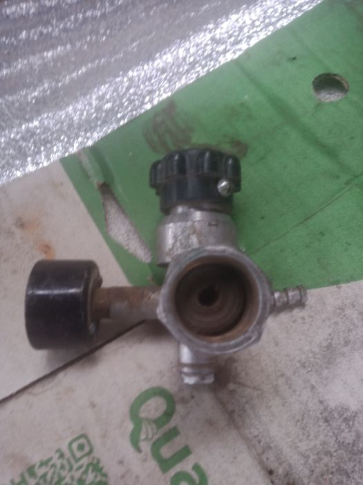 Штуцер на балон.