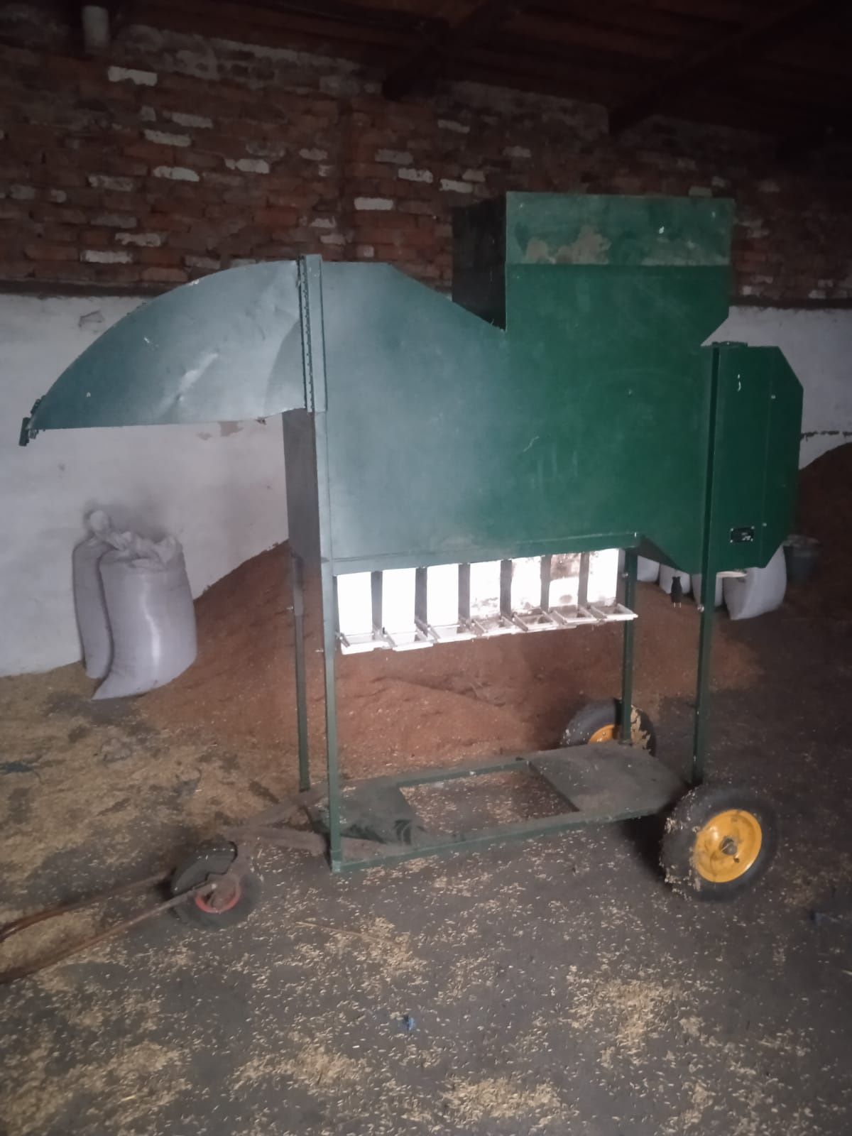 Продам зерноочисну машину