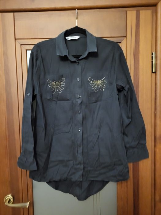 Czarna bluzka koszulowa FREESTIL 40 z kieszeniami z cekinowym koszula