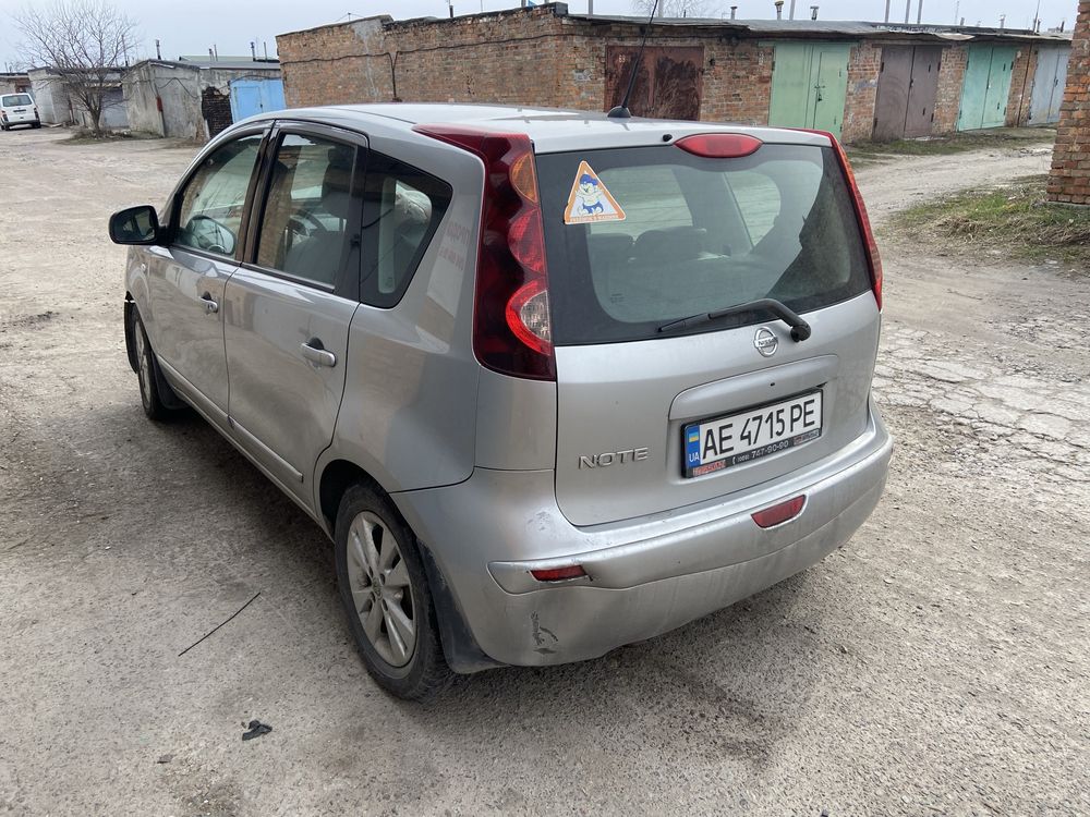 Nissan Note 1.6 автомат