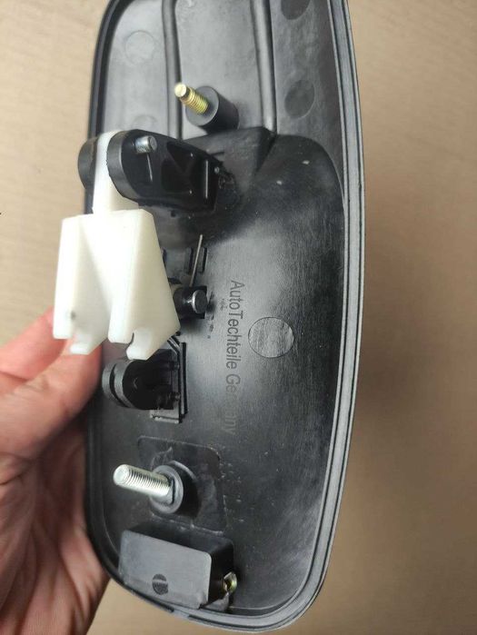 Ручка  правих бокових дверей Renault Trafic Opel Vivaro 1.9 2.0 2.5