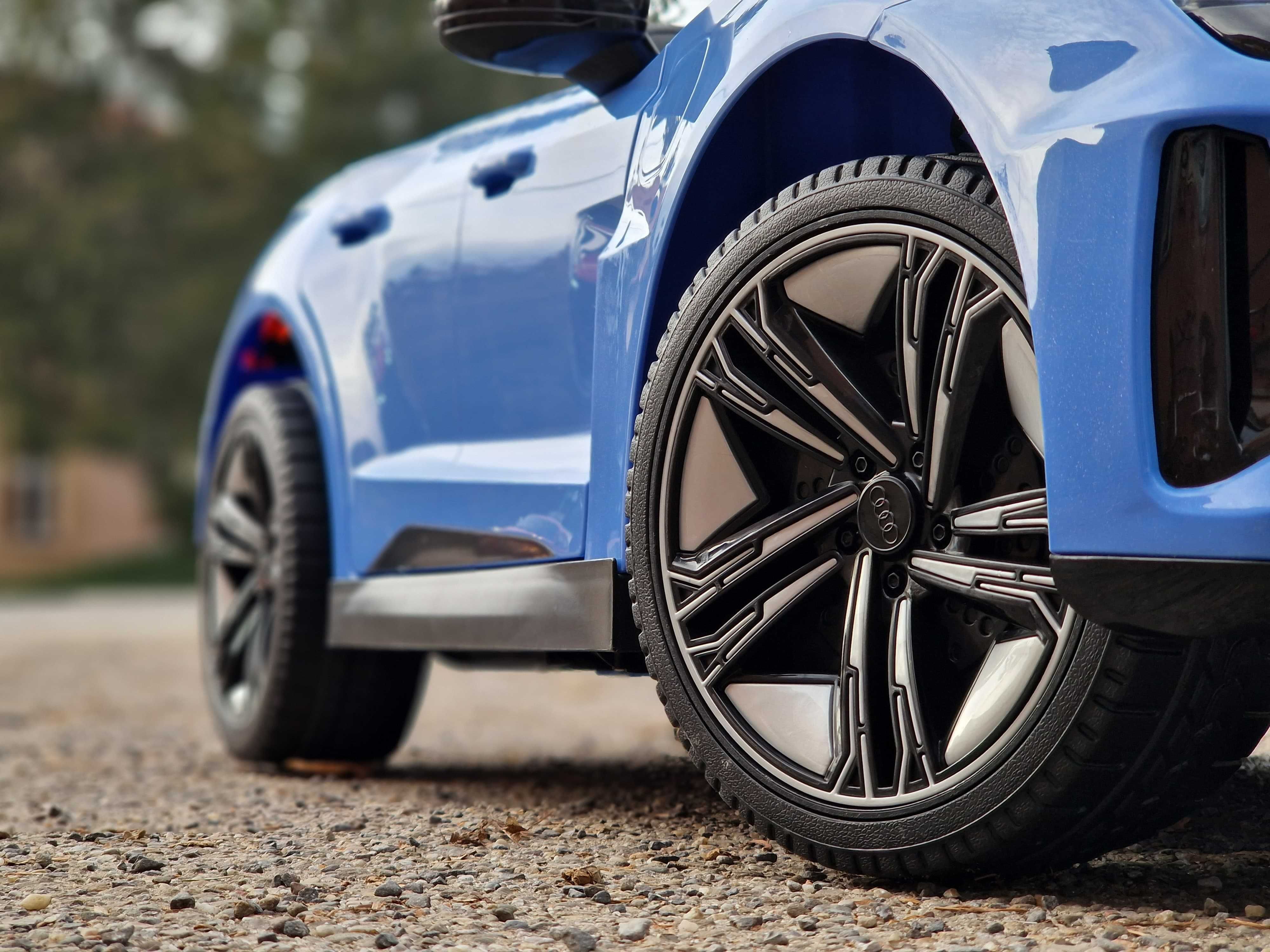 Samochodzik dziecięcy AUDI Etron GT 4x4 auto na akumulator