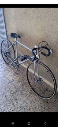 Vendo bicicleta de estrada clássica funcional