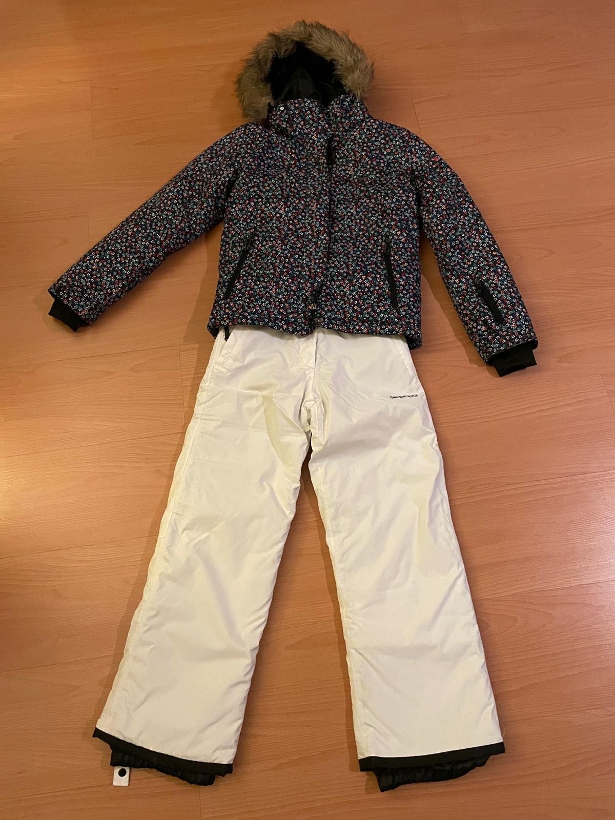 Casaco de neve Roxy com oferta de calças