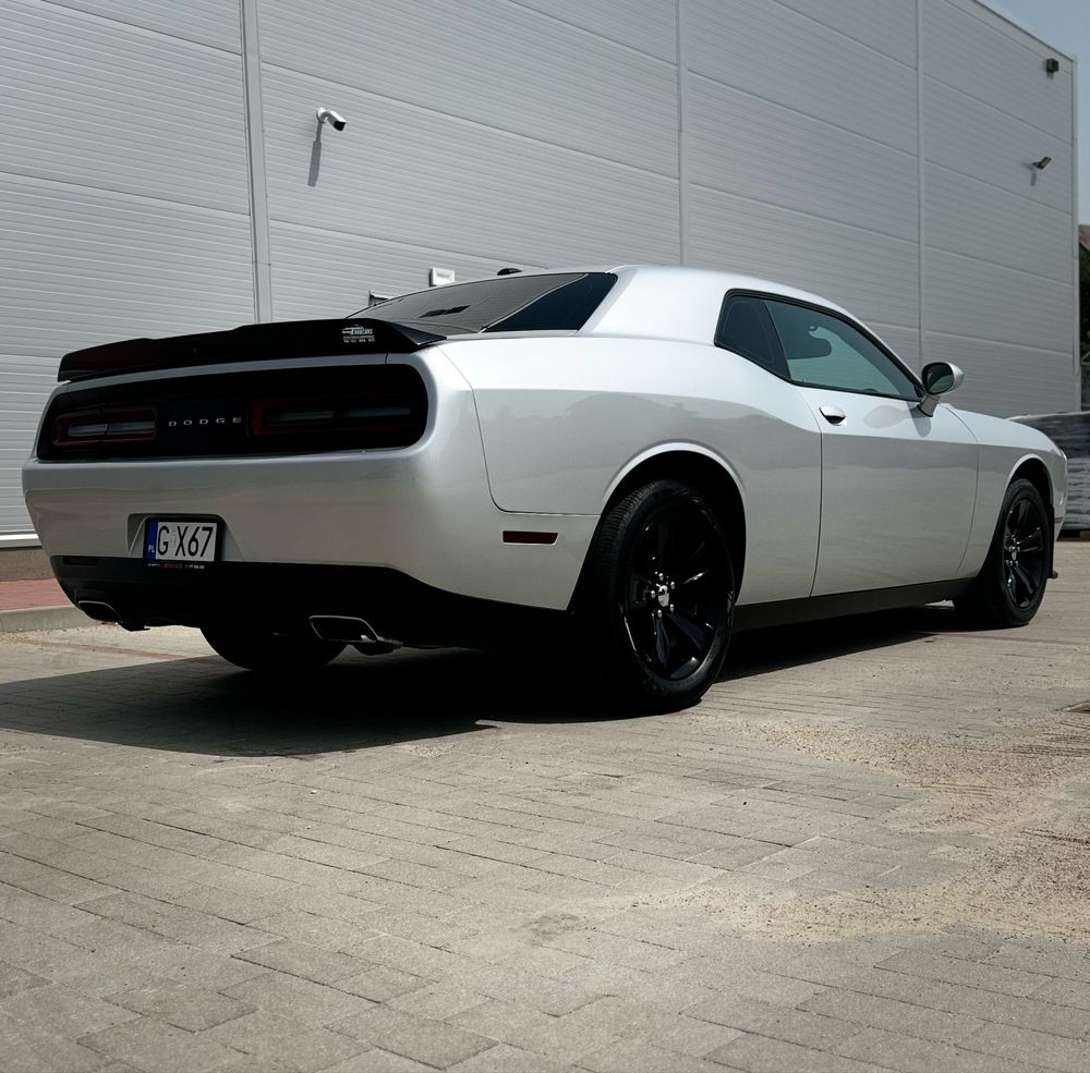 Sprzedam Dodge Challenger 3.6 v6 2020r Automat