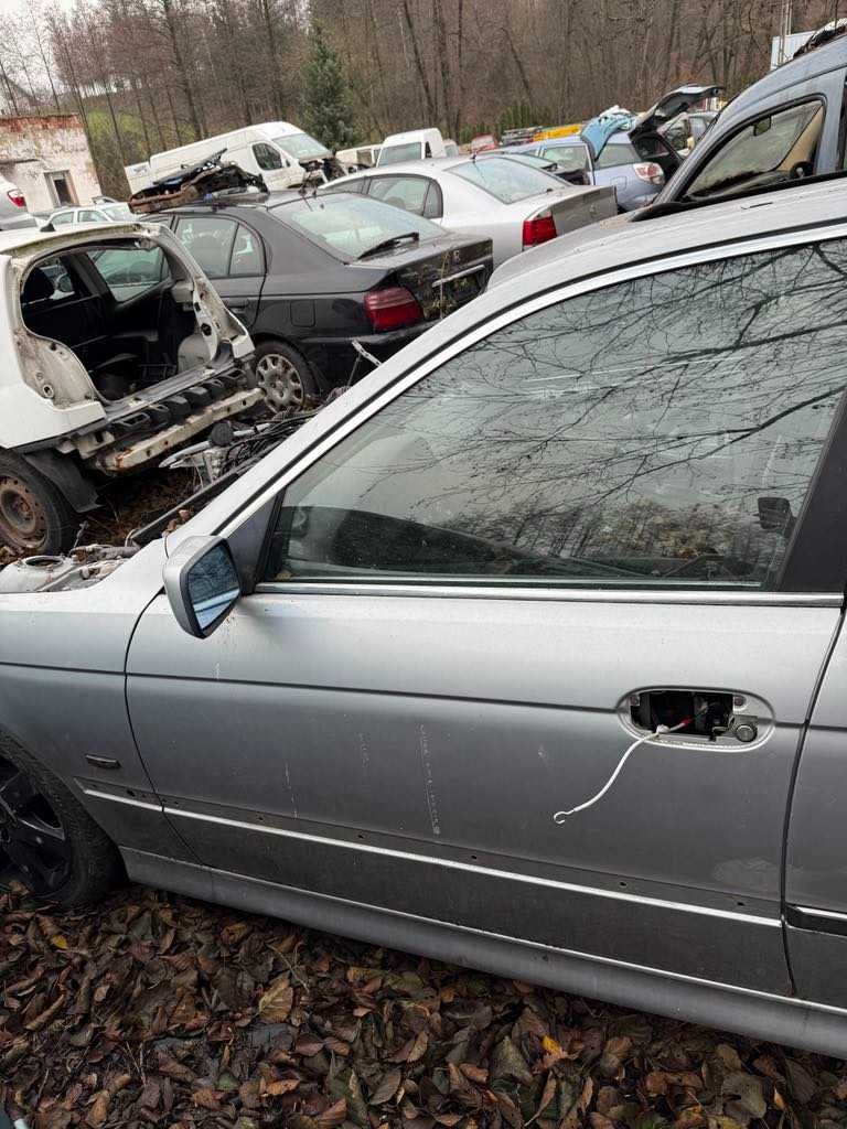 Bmw e39 528i na części maska/fotele/koła/silnik