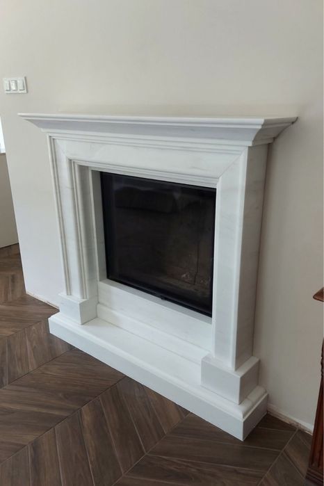 Portal kominkowy kominek z marmuru obudowa