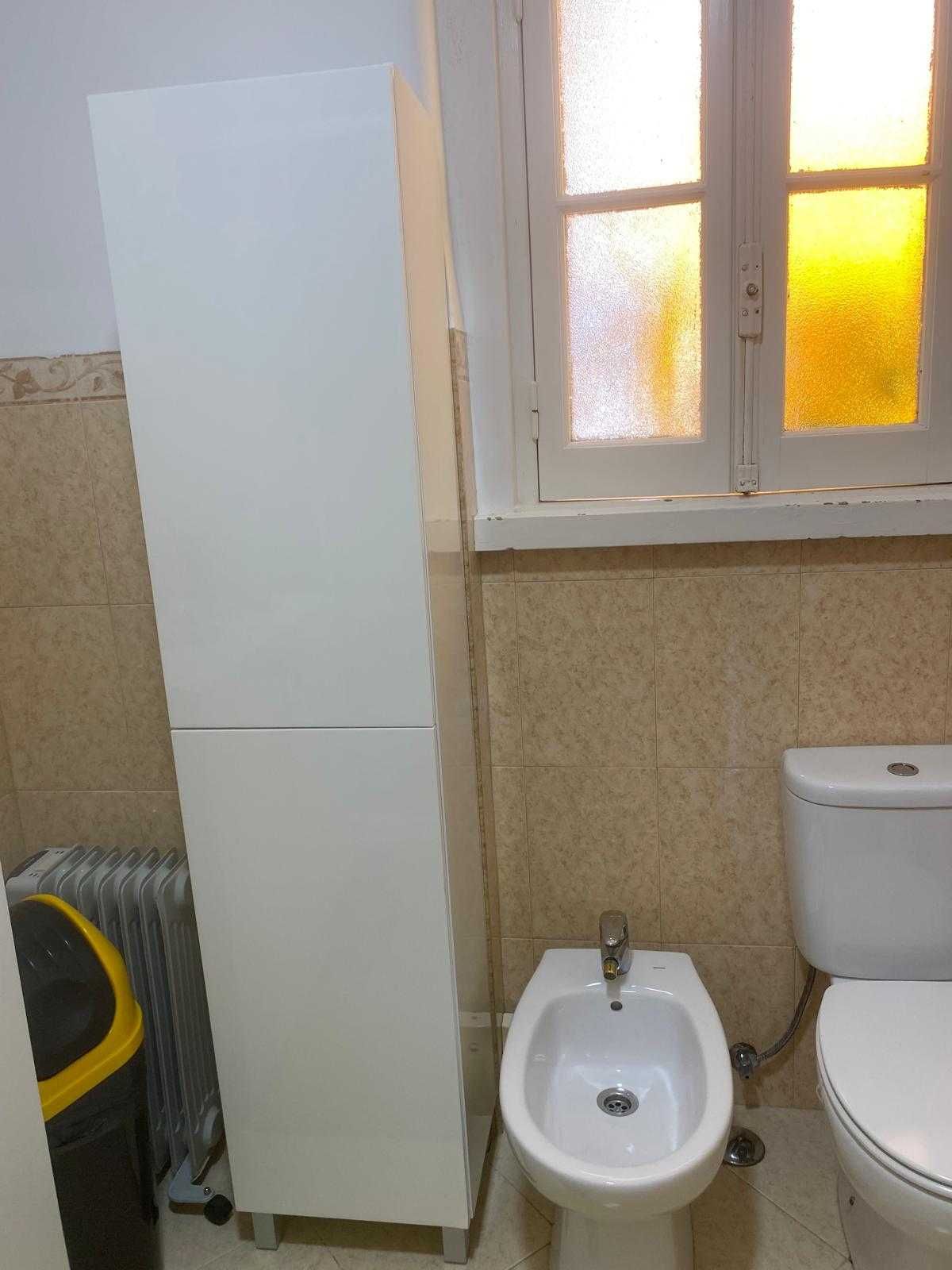 Móvel WC branco em bom estado