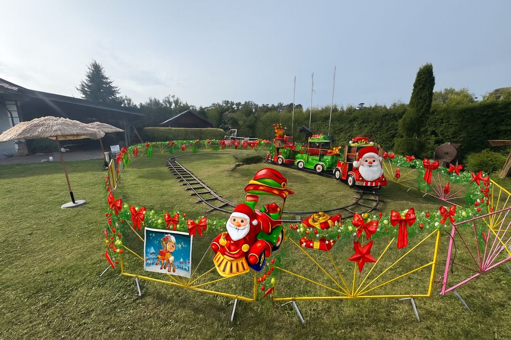 Kolejka świąteczna i spotkanie z Mikołajem