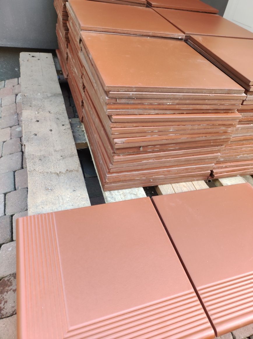 Płytki ceramiczne schodowe zewnętrzne