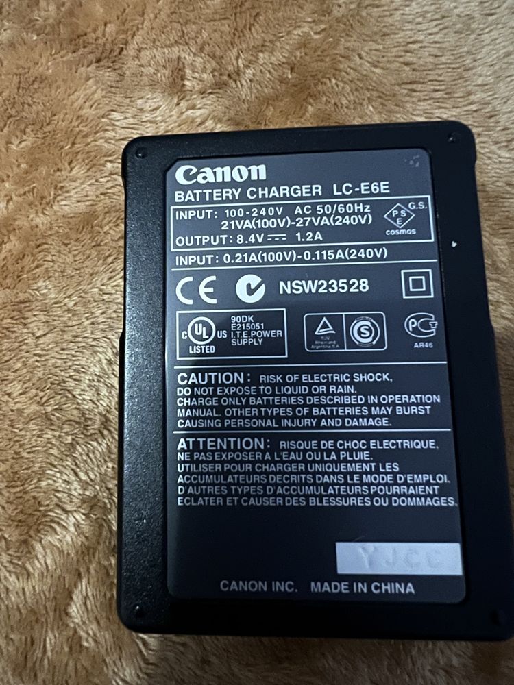 Canon battery charger LC-E6E