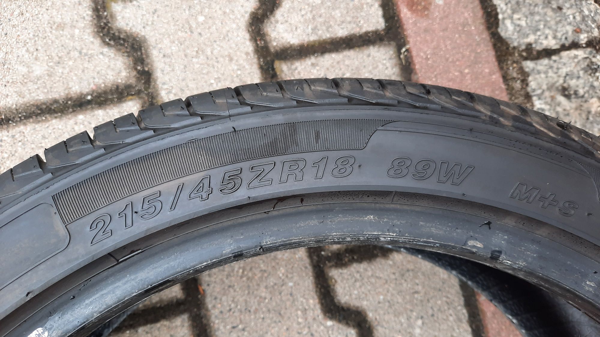 Westlake 215/45 ZR18 SA-07