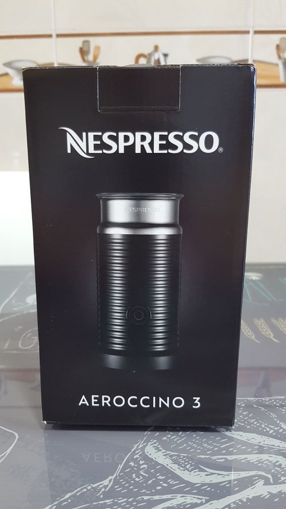 Aerocino Nespresso ainda na caixa novo com garantia cor preta excelent