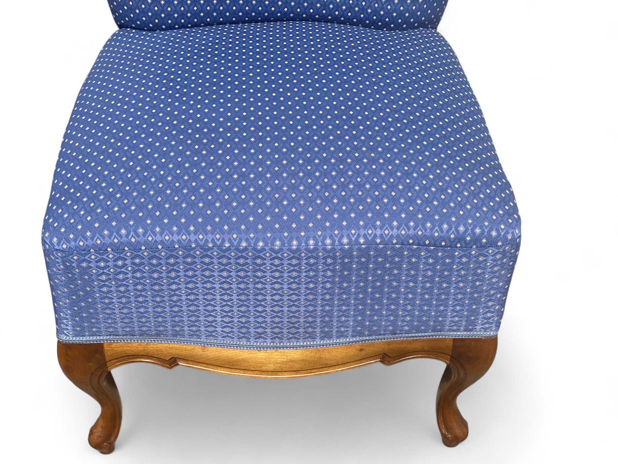 Para eleganckich foteli koktajlowych w stylu ludwikowskim, orzech