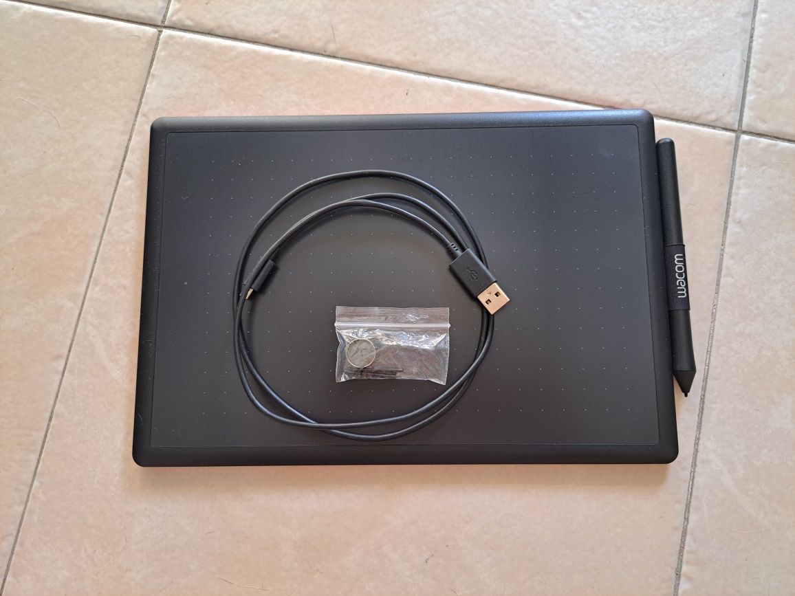 Mesa digitalizadora One by Wacom (medium)