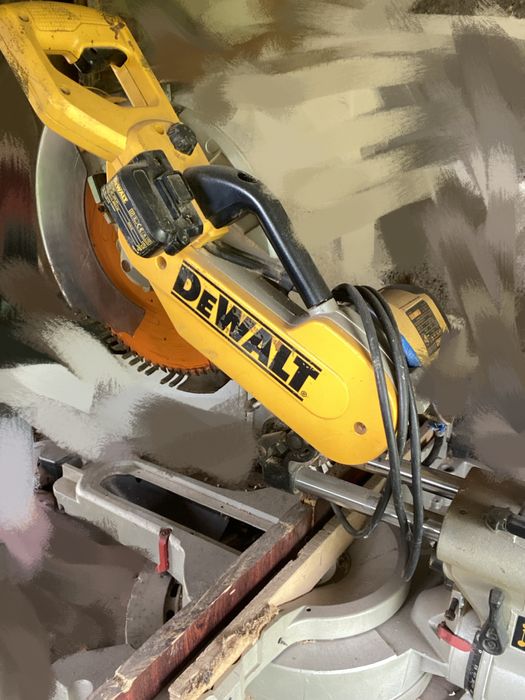 Торцовочна пила DeWalt DW 718-qs (305 мм)