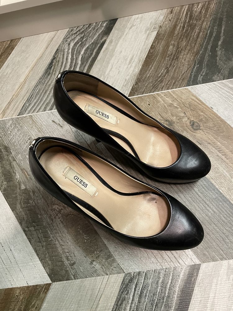 Туфли Guess, размер 38