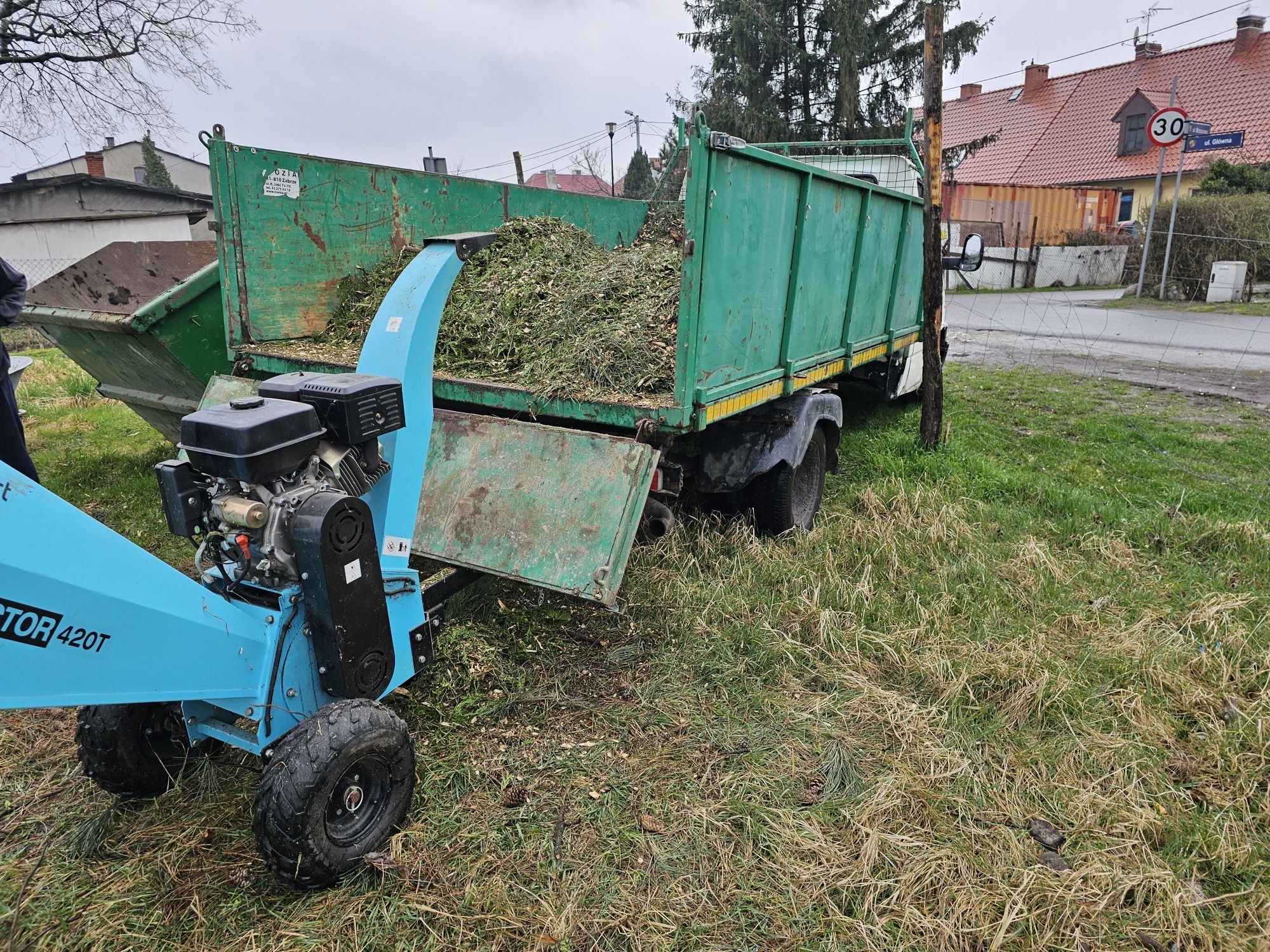 Rębak Rembak wynajem usługa karczowanie wycinka drzew