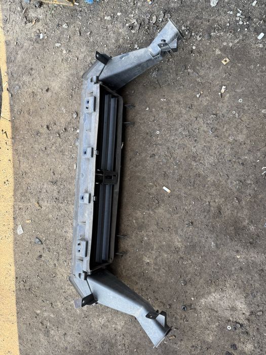 Жалюзі воздухозаборник Jaguar I-Pace 18-23 J9D3-8310-a