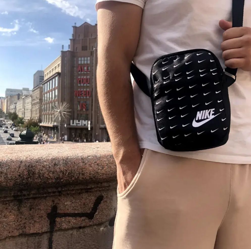 Барсетка Nike чорна