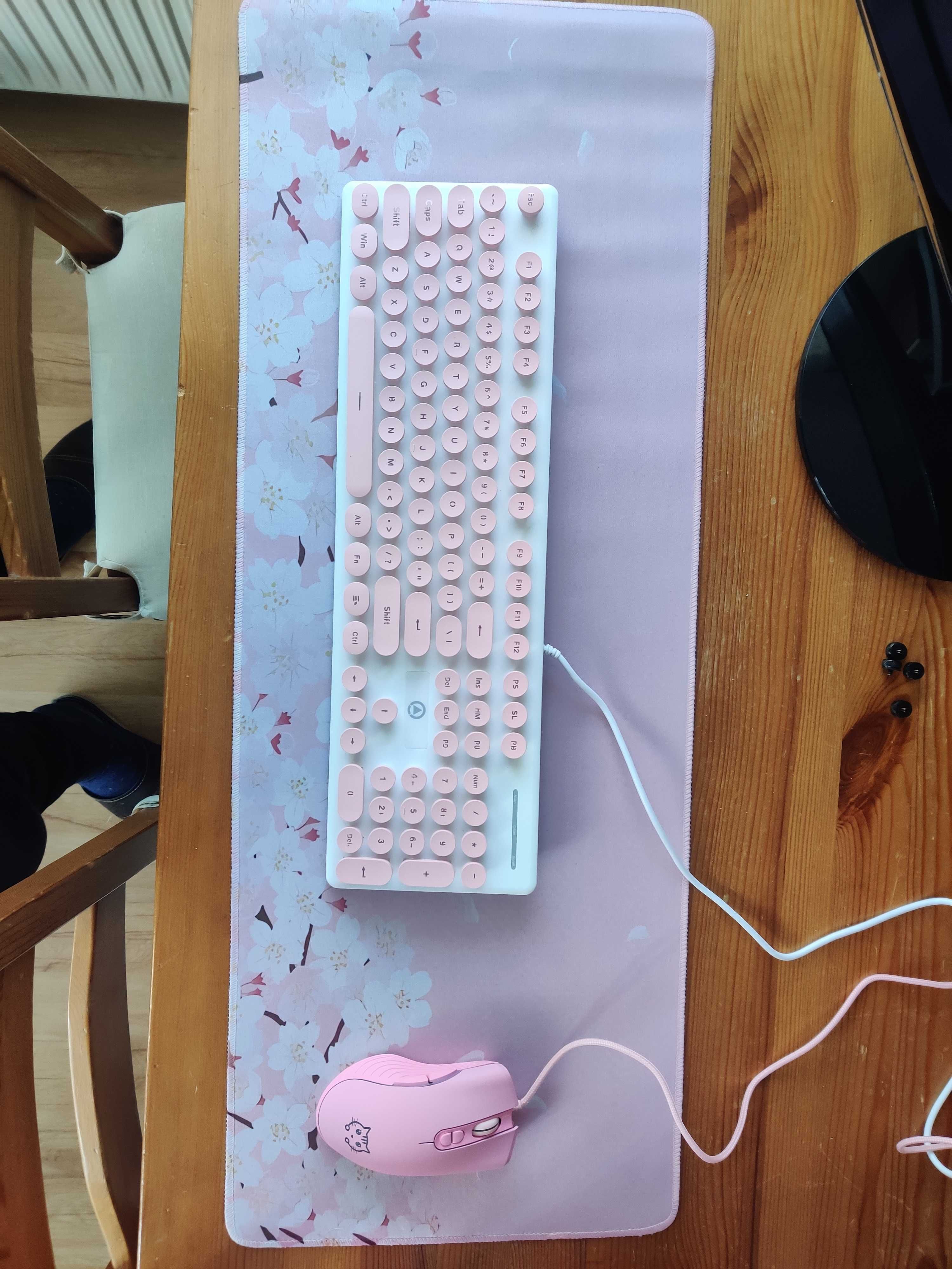 Komputer różowy (unikatowy) Pink Lady PC Desktop Gamingowy