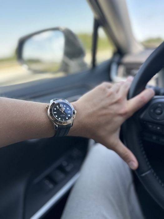 Omega Semaster Diver 300 M Sedna Gold 18k