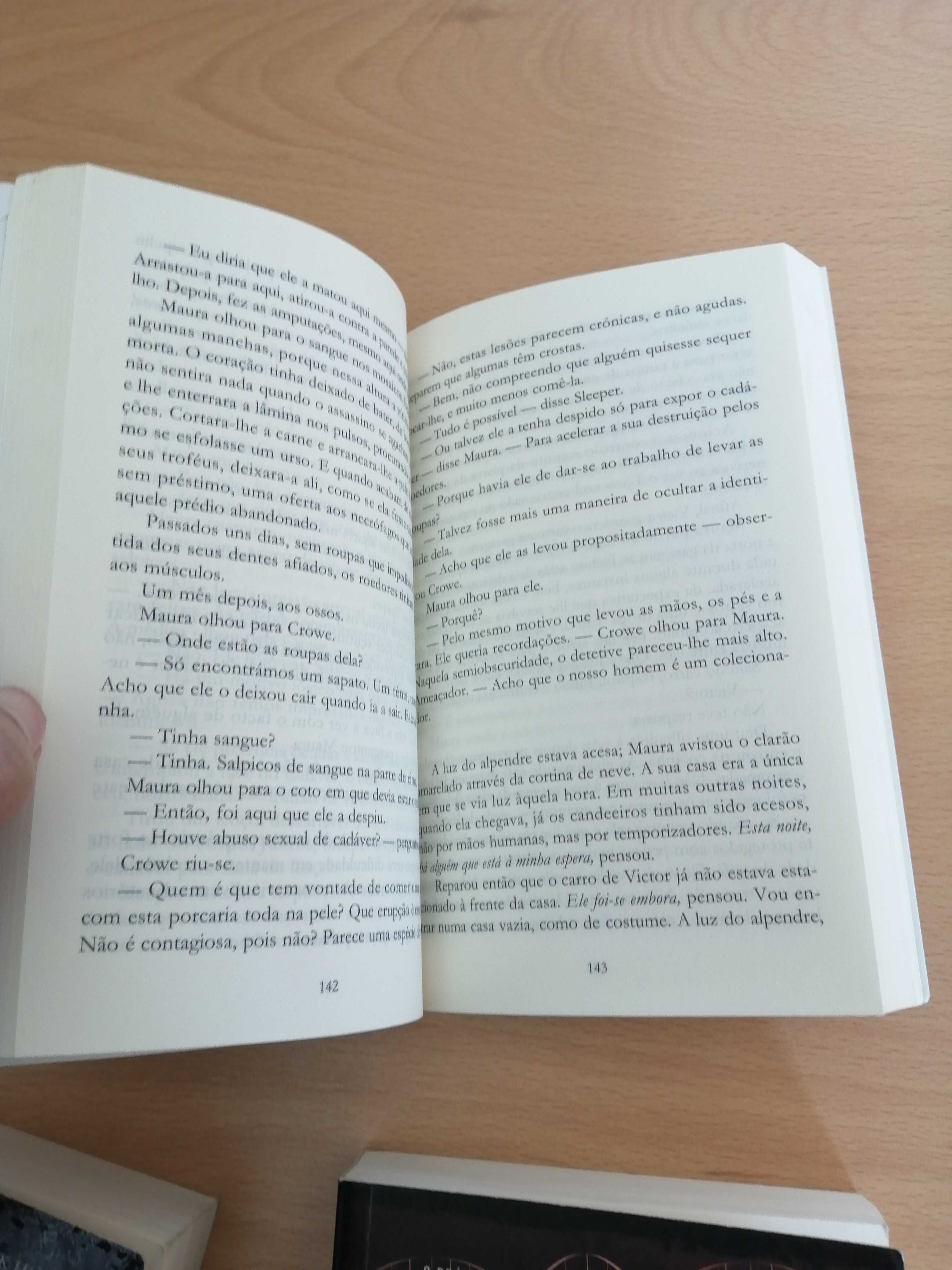 Livros de bolso TESS GERRITSEN, JOHN GRISHAM e JAMES Rollins