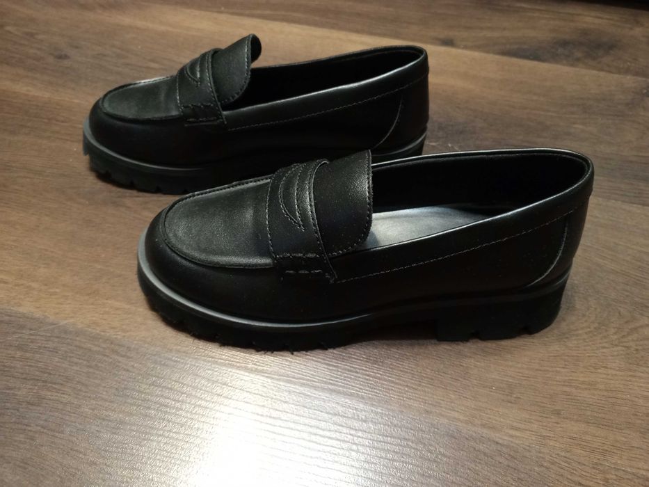Buty loafersy czarne MNG rozm. 35