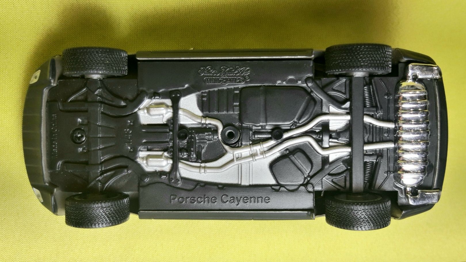 Модель 1/43 Porsche Cayenne (Minichamps)