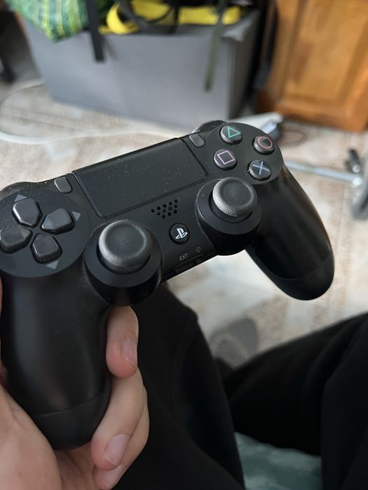 PlayStation 4 slim + comando