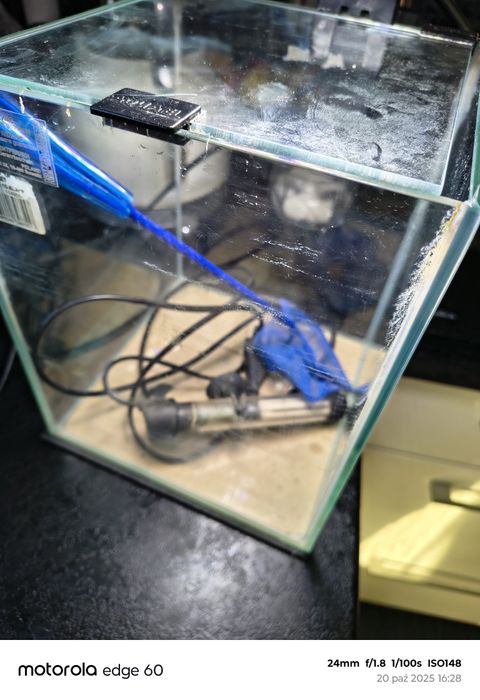 Sprzedam małe akwarium