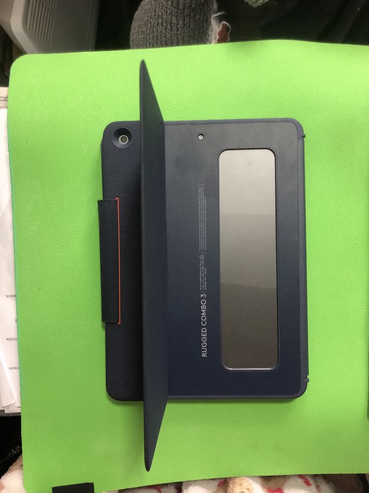 Чехол с клавиатурой на iPad 10.2 (7-8-9)     Logitech Rugged Combo 3