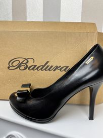 Buty na obcasie Badura 39