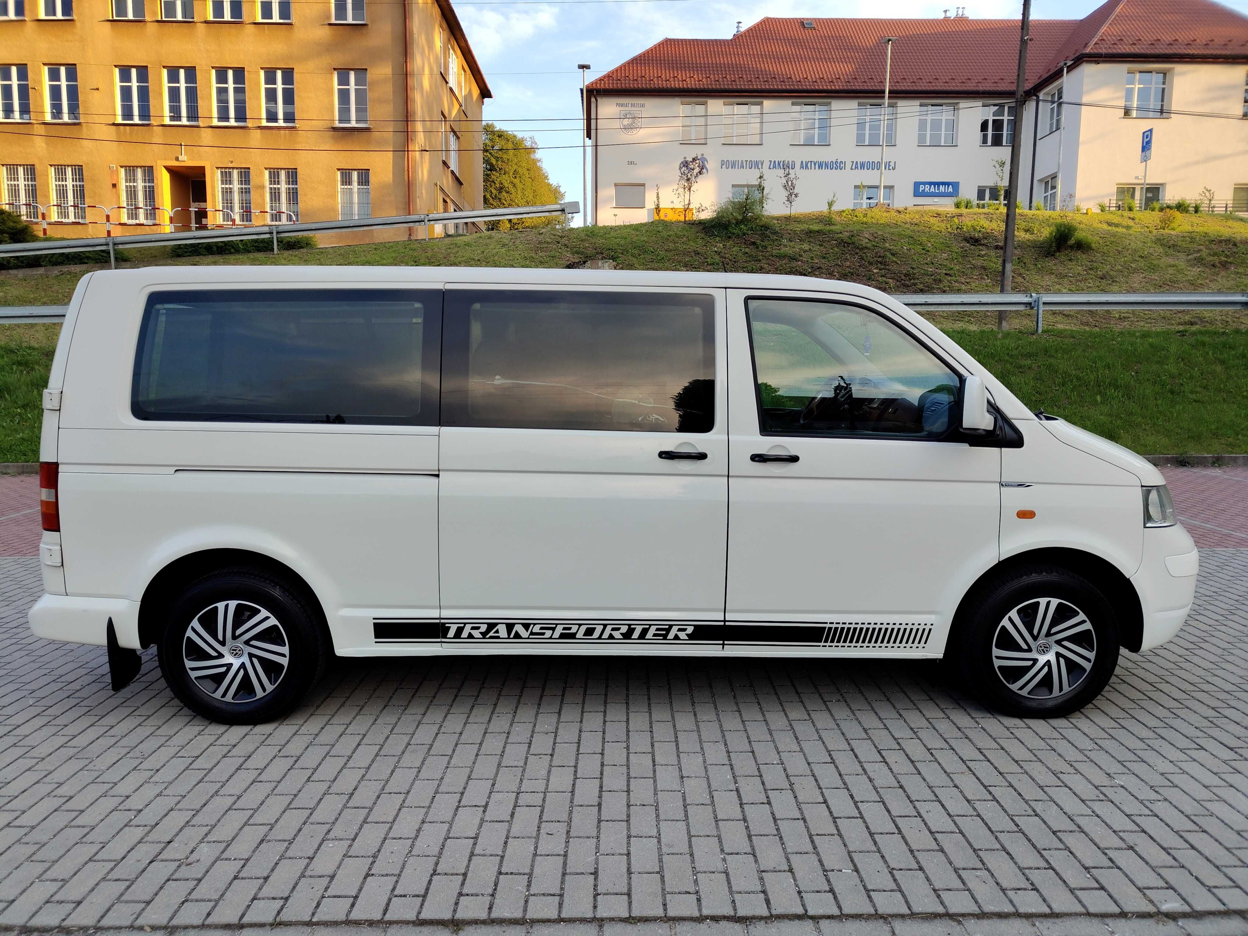 Sprzedam VW Transporter T5 2.5 TDI CARAVELLE "SHUTTLE" 2007r,9-osobowy