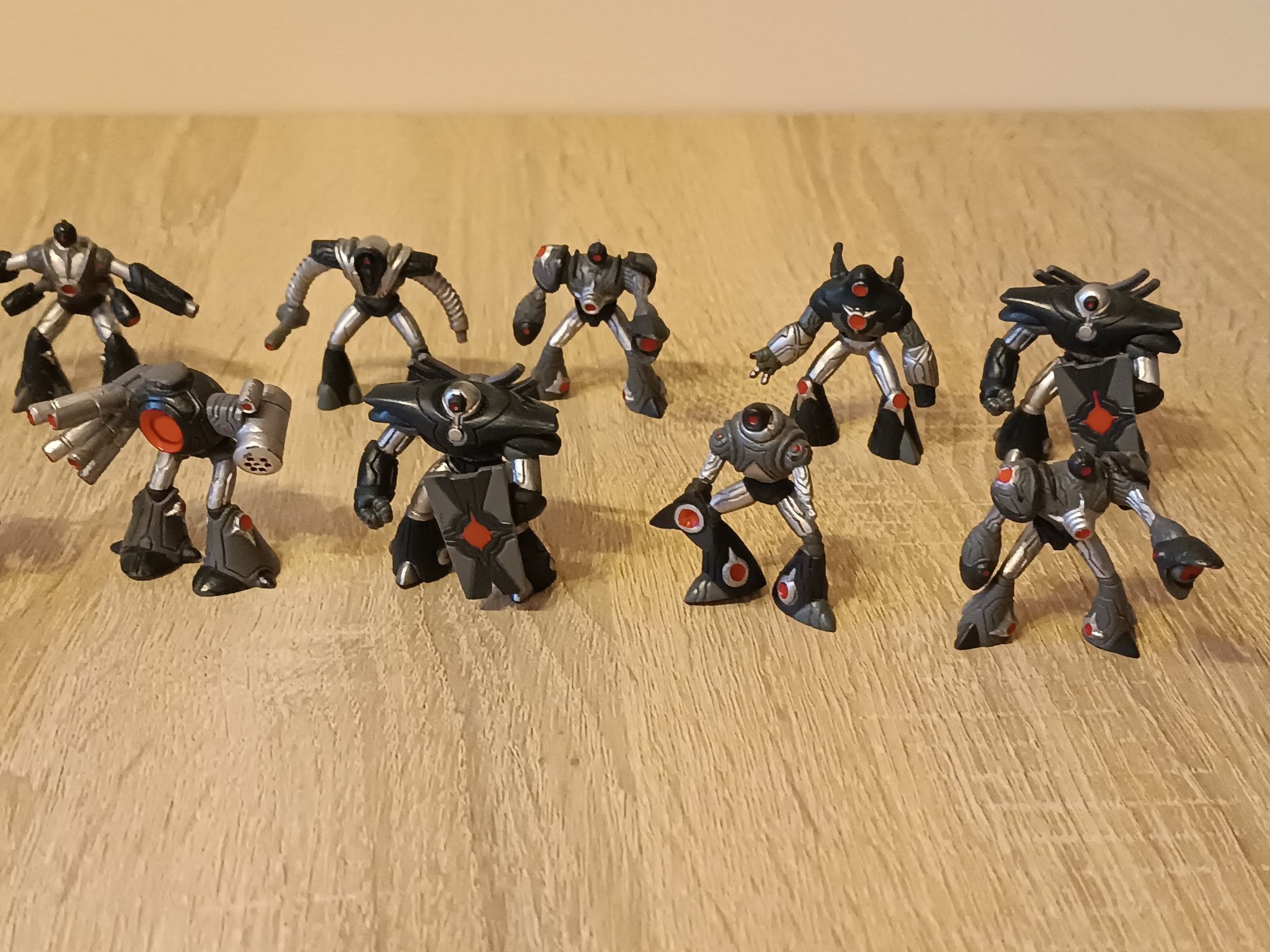 Figurki Xenox space warriors panini