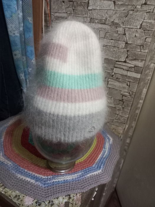 Продам шапку зимнюю женскую