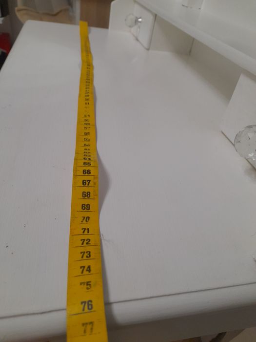 Sprzedam elegancką, białą toaletkę z lustrem w stylu vintage