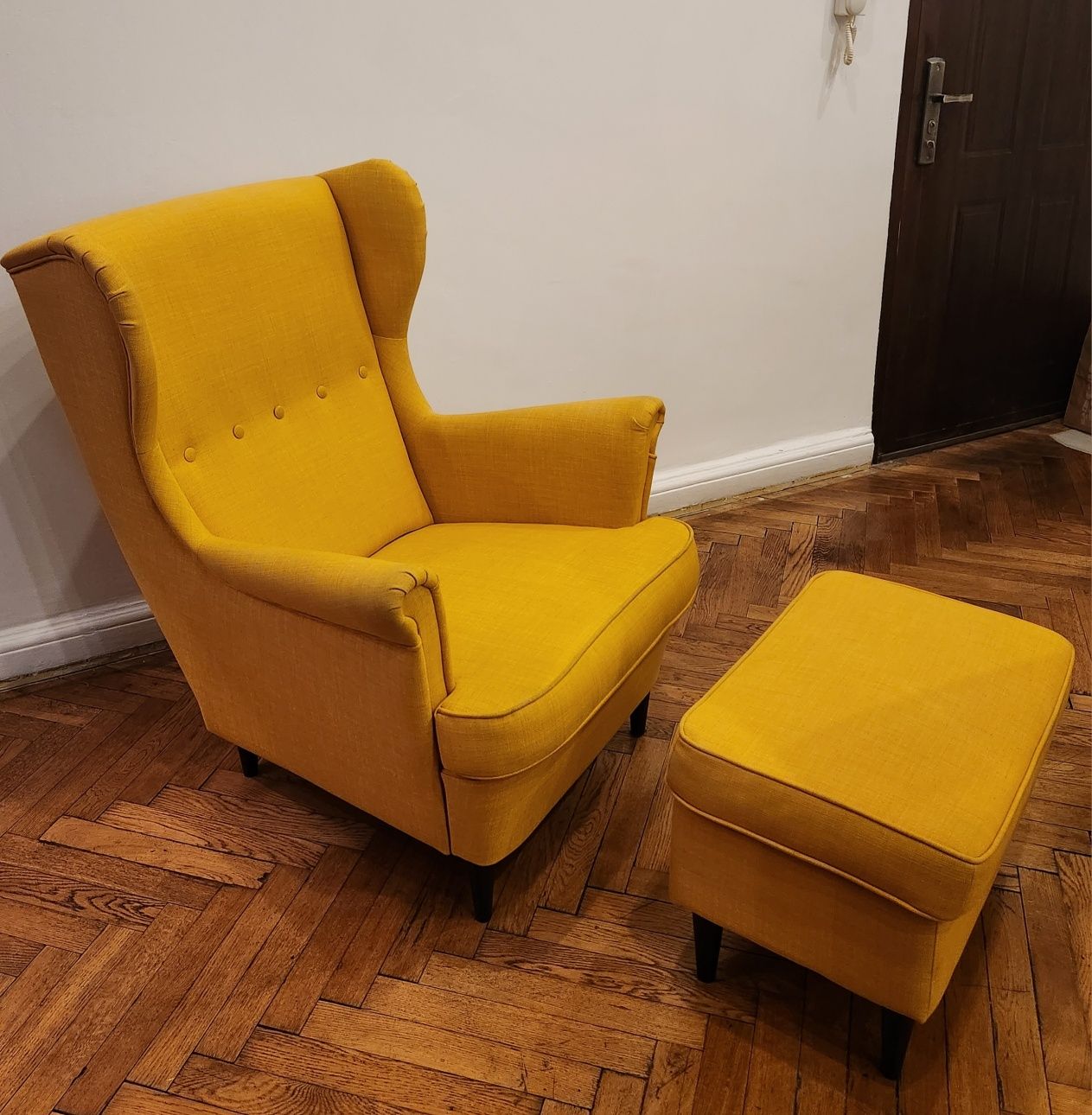 Fotel uszak z podnóżkiem, żółty
