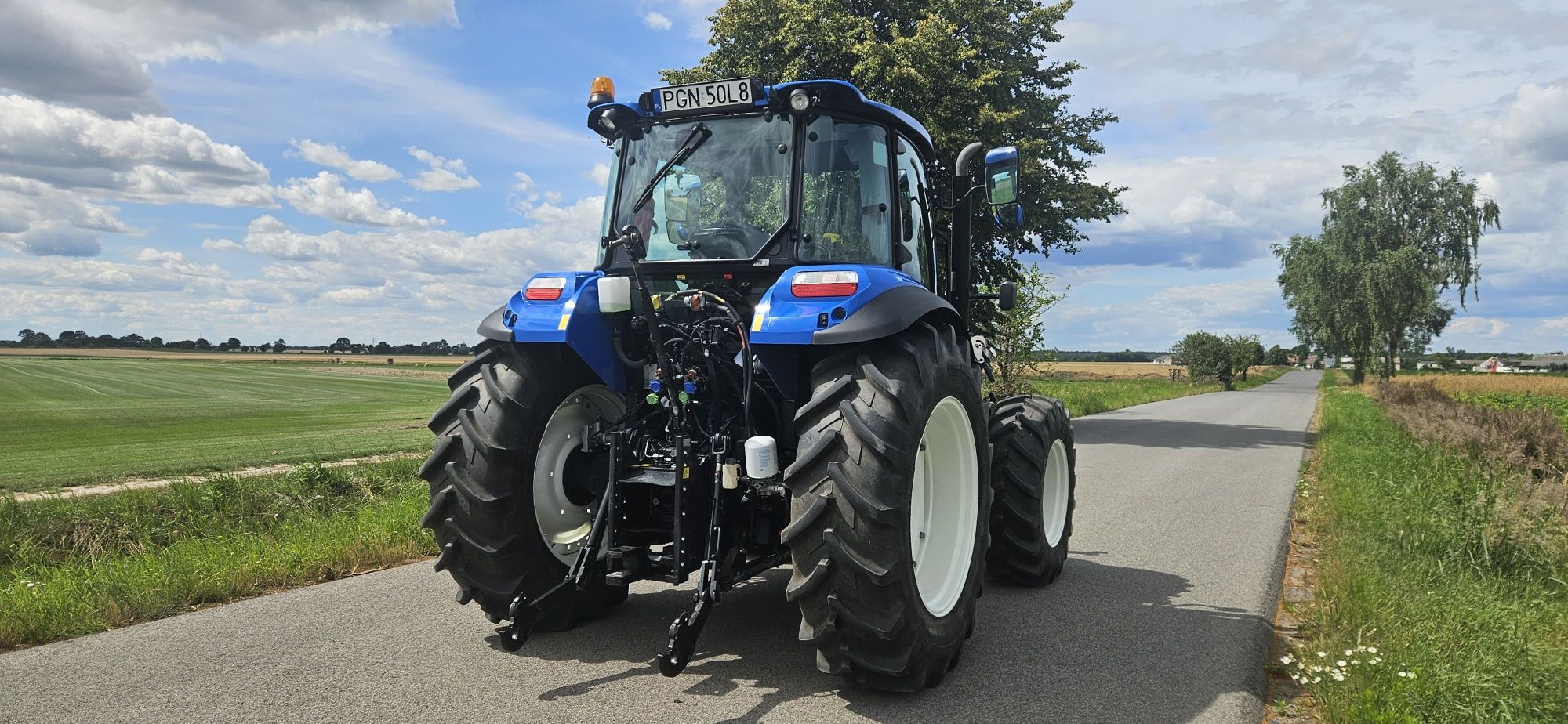 New Holland t5.85 T5.85  super stan !