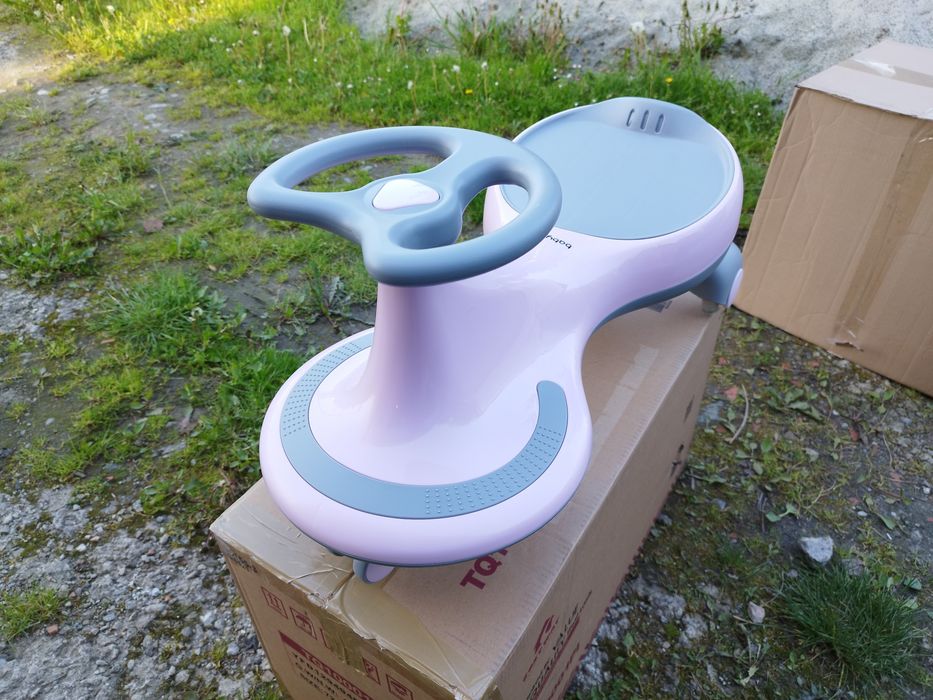 Jeździk chodzik dziecięcy samochodzik