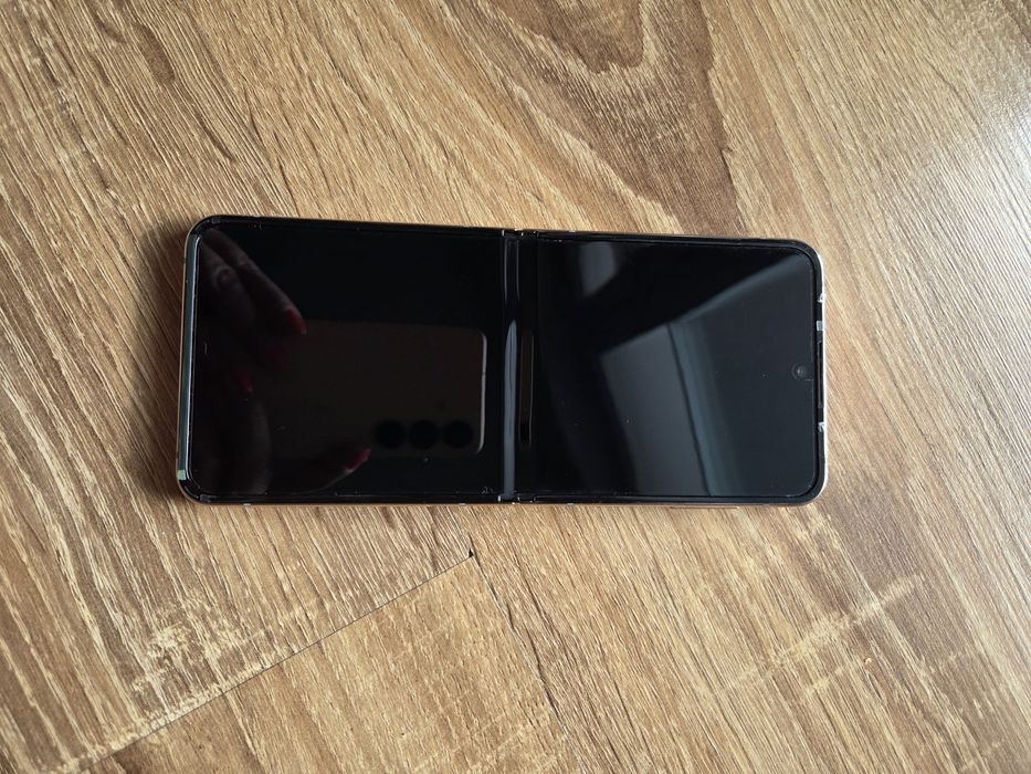 Samsung  Z Flip 4 5G 8/128GB Złoty