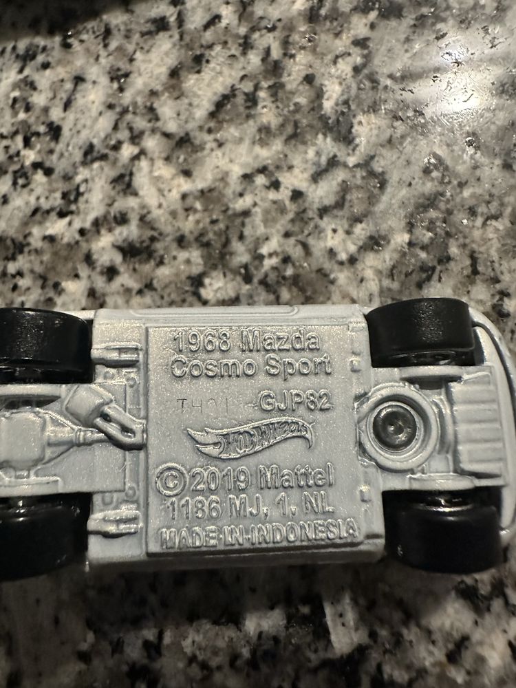 Carrinhos de coleçao da HOT WHEELS