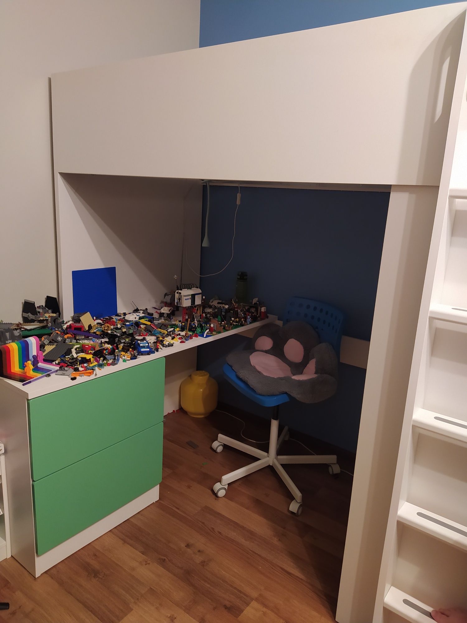 Łóżko piętrowe z biurkiem Ikea smastad