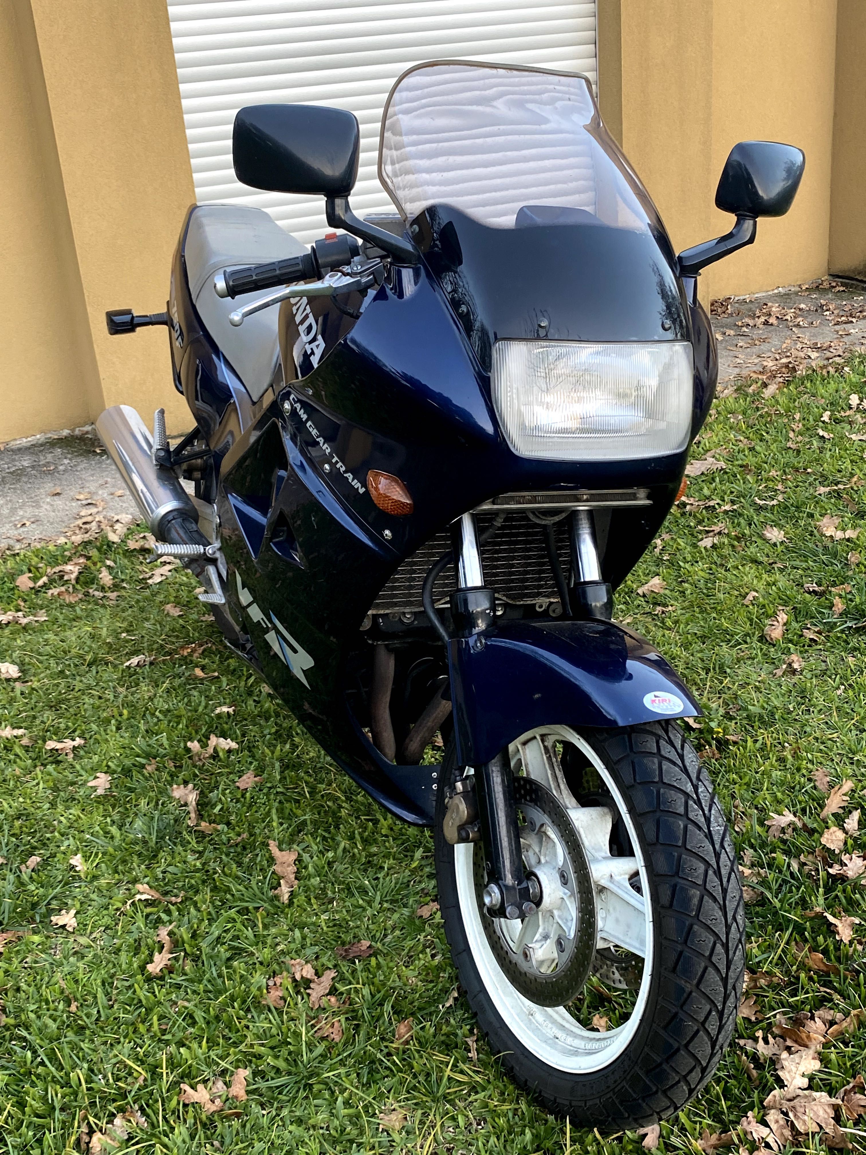 HONDA VFR 750F RC24  de 1988 já moto clássica