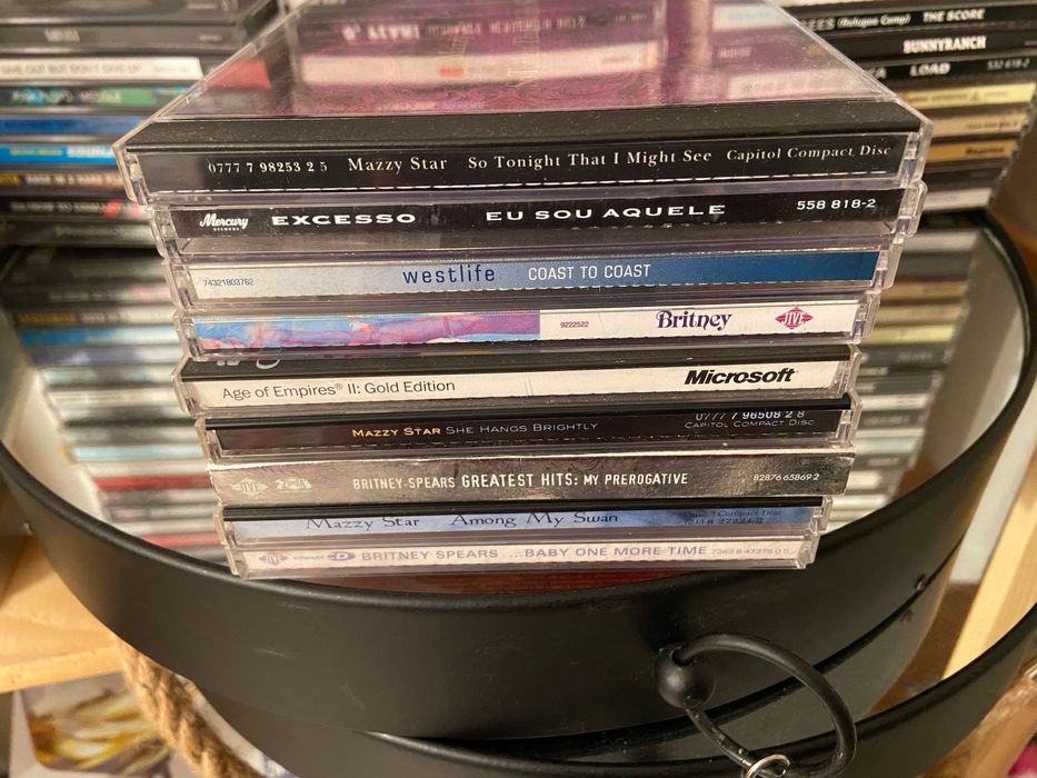 Coleção de c. 100 CDs